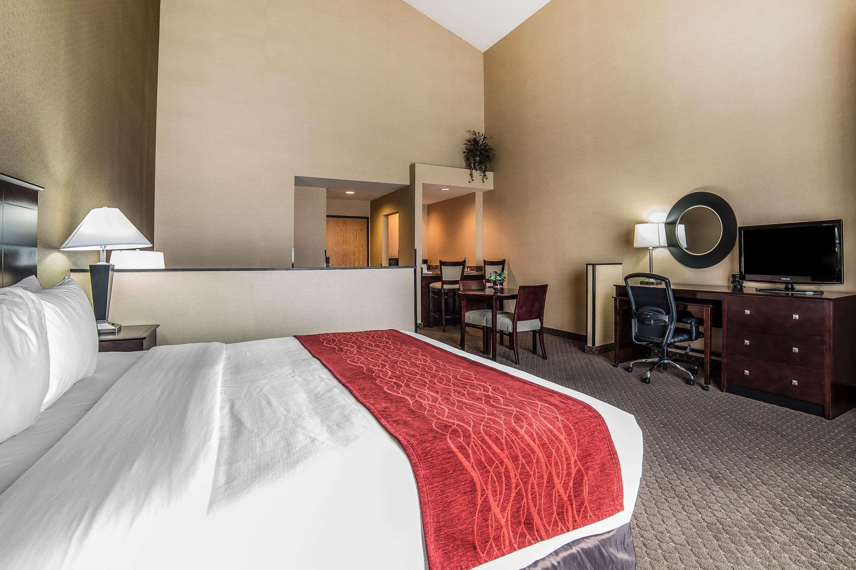 Comfort Suites Ogden Conference Center Экстерьер фото