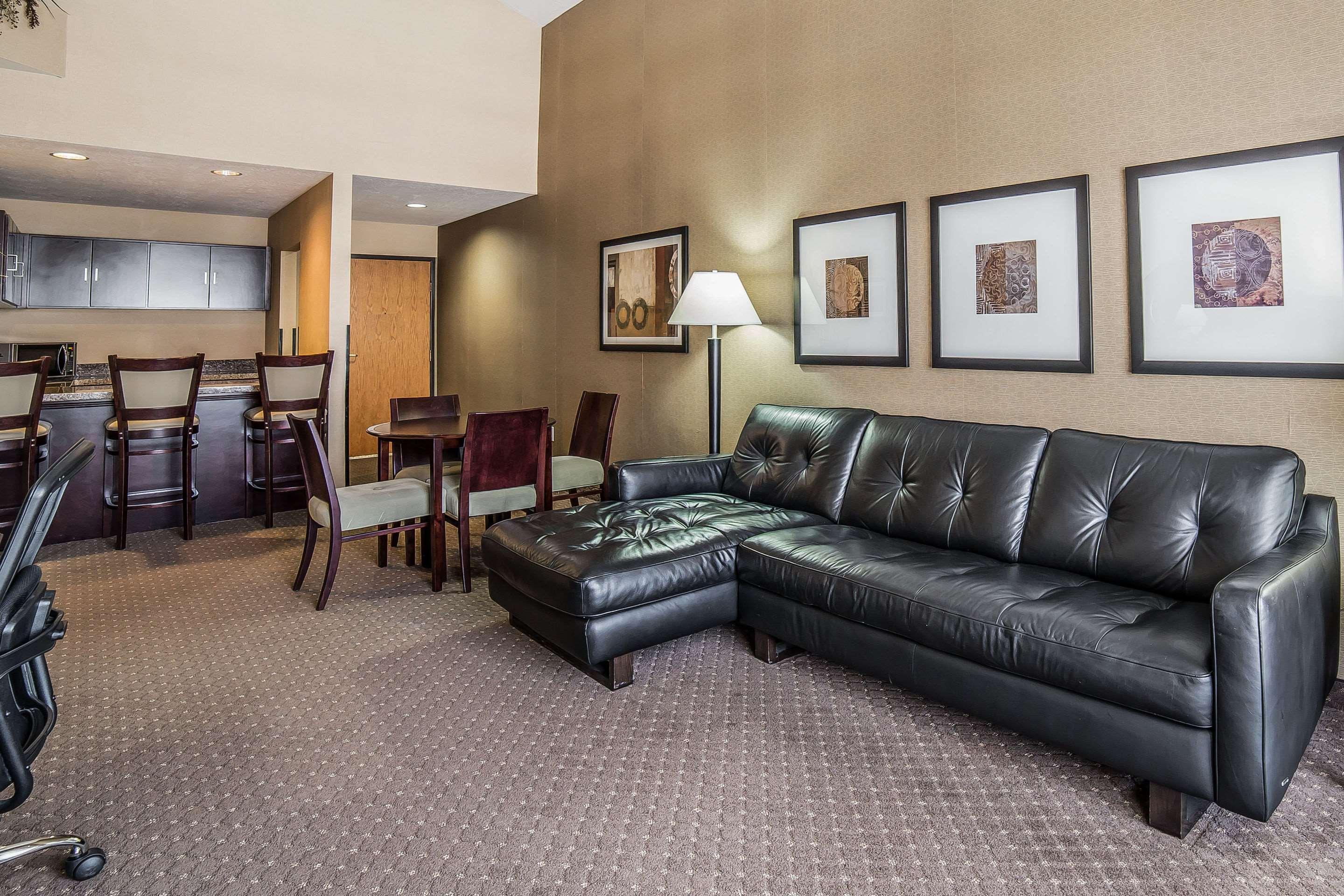 Comfort Suites Ogden Conference Center Экстерьер фото