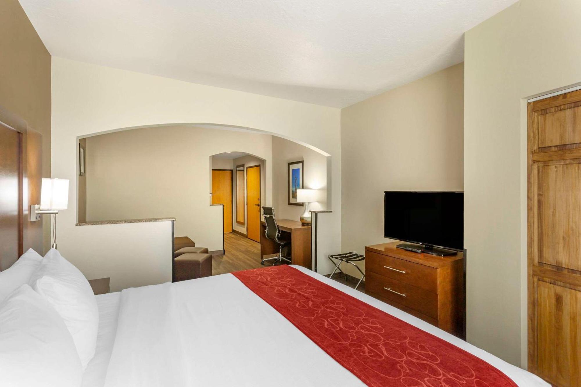 Comfort Suites Ogden Conference Center Экстерьер фото