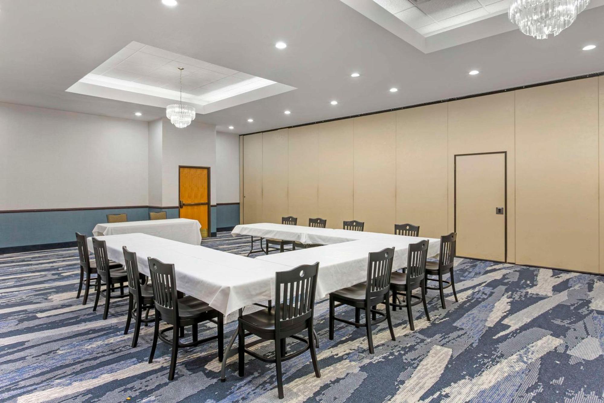 Comfort Suites Ogden Conference Center Экстерьер фото
