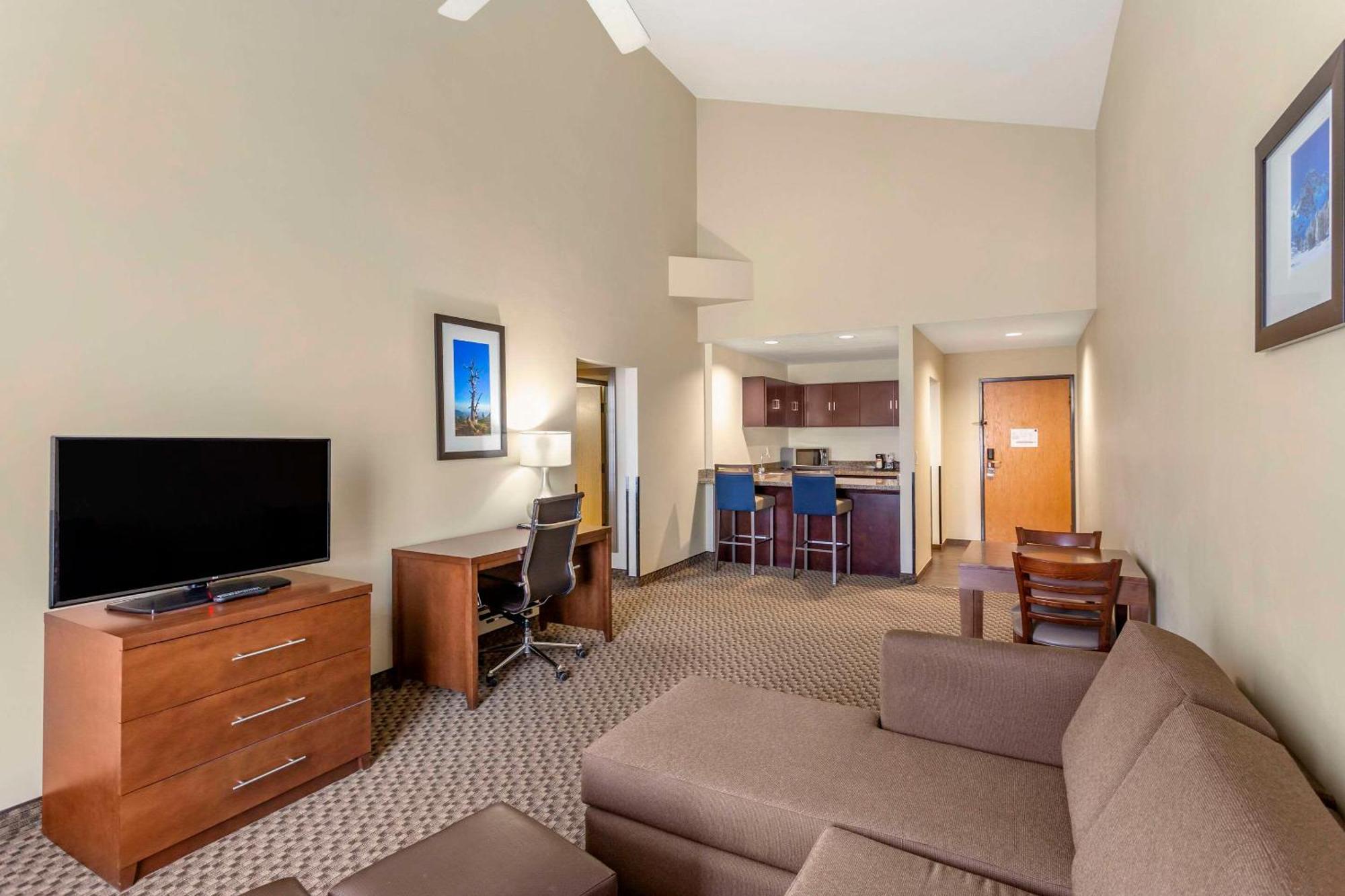 Comfort Suites Ogden Conference Center Экстерьер фото