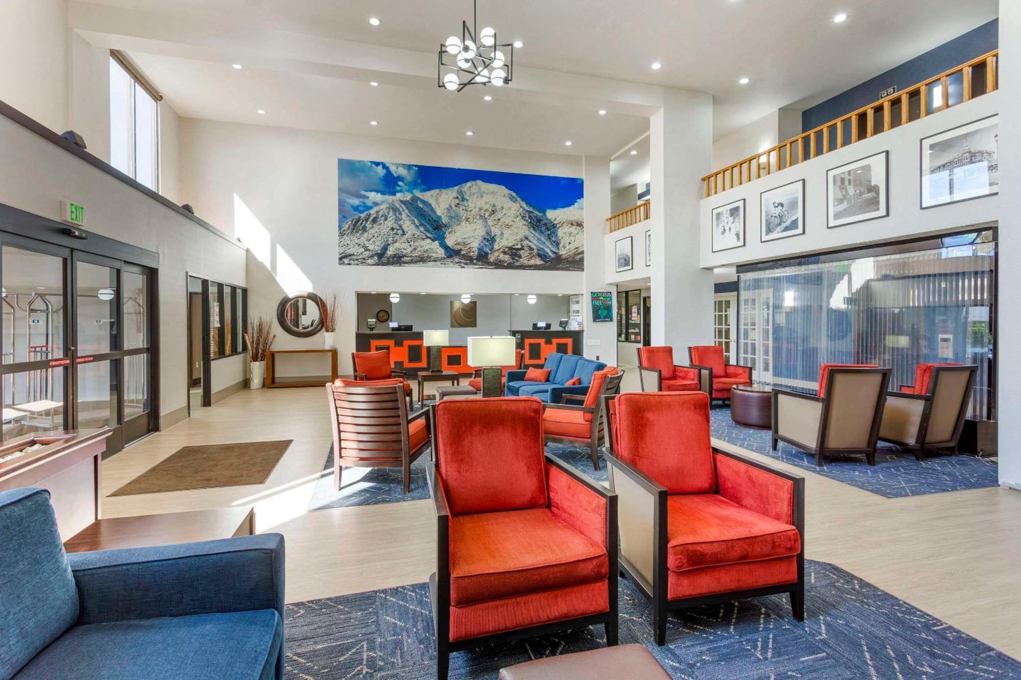 Comfort Suites Ogden Conference Center Экстерьер фото